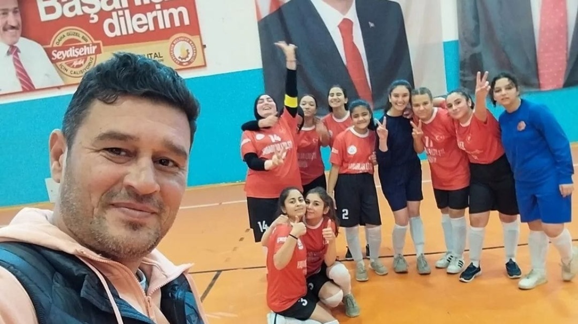Okulumuz Kız Futsal Takımı Seydişehir Bölgesi 2.liği